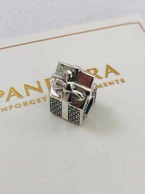Pandora Sparkling Gift Box Charm